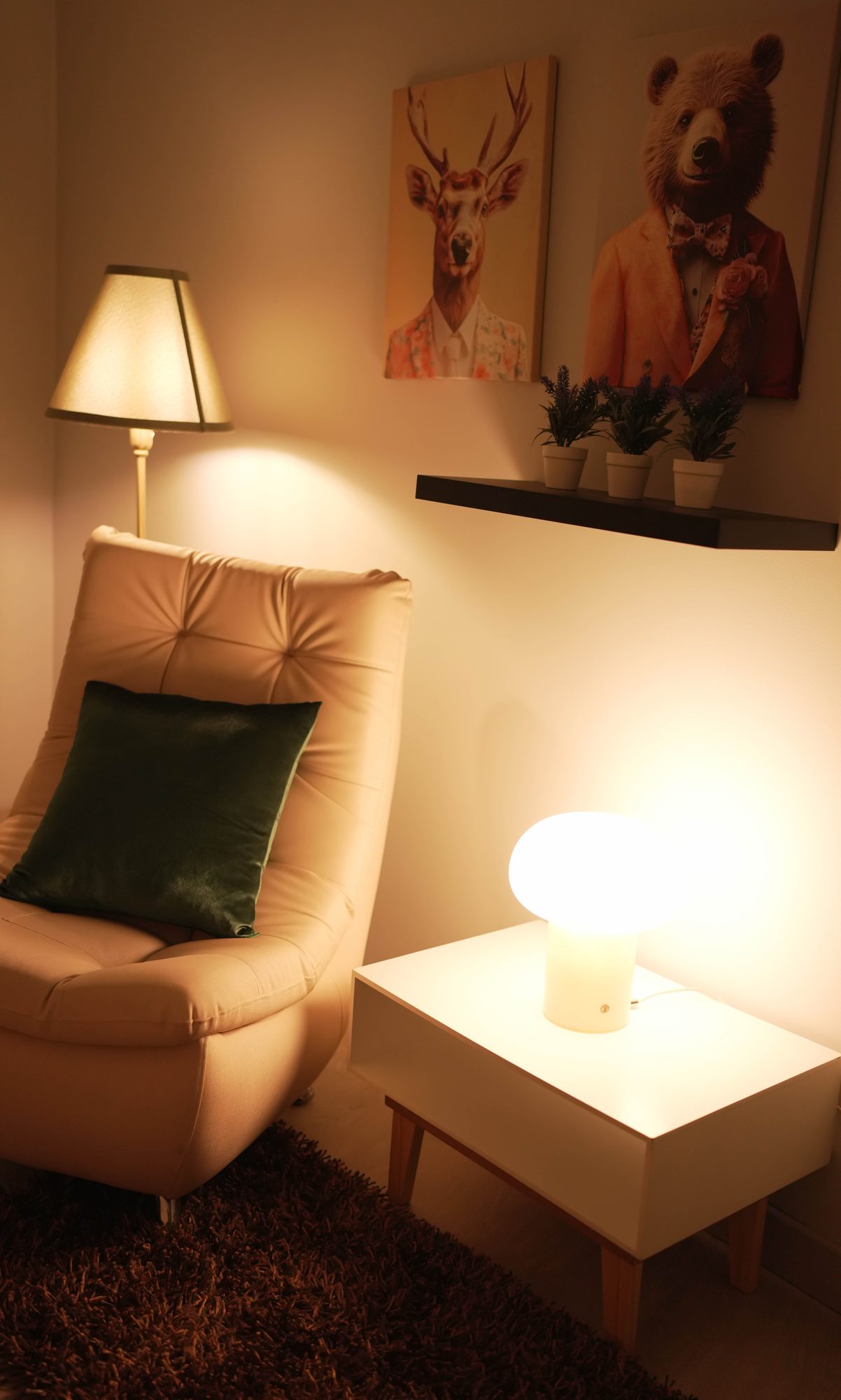Set con sillón y luz ámbar